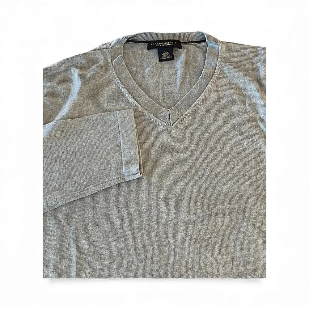 Banana Republic Silk Cashmere Long Sleeve V-Neck Sweater Mens Large Bluish Gray‎